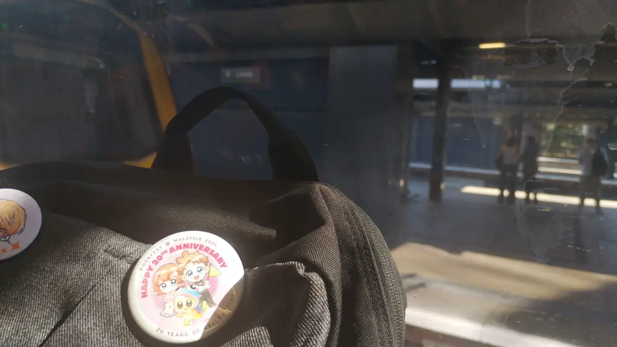 里茲火車站，攝於英國 LNER 列車內